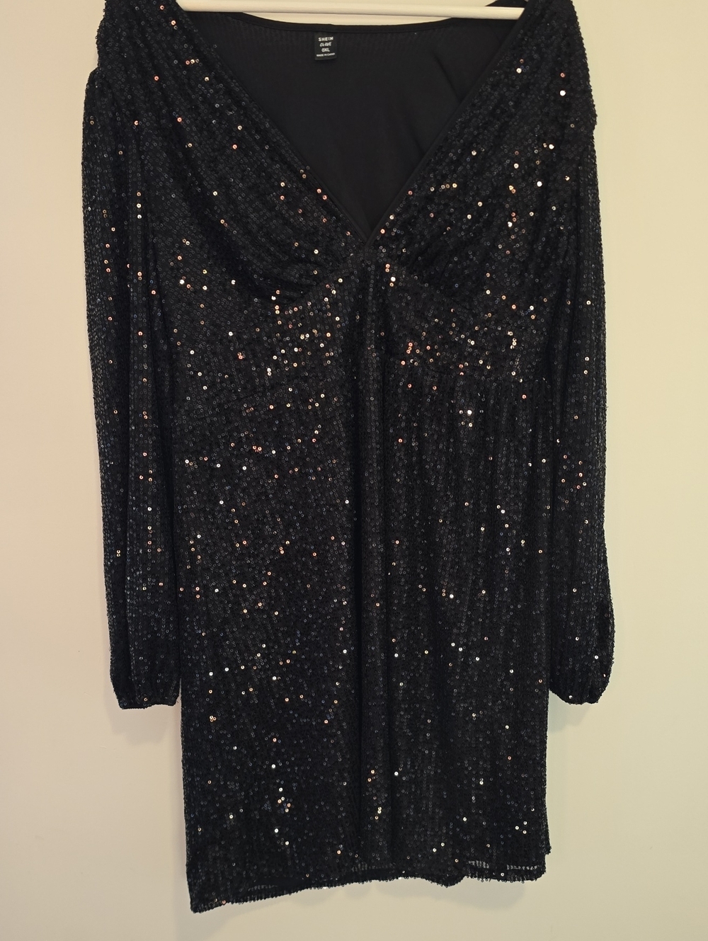 SHEIN Black Sequin V-Neck Long Sleeve Holiday Dress